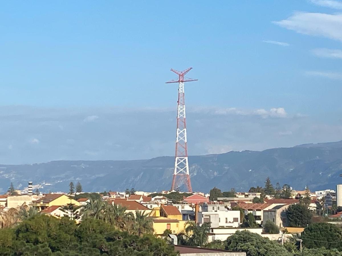Tra Mare E Lago Torre di Faro المظهر الخارجي الصورة
